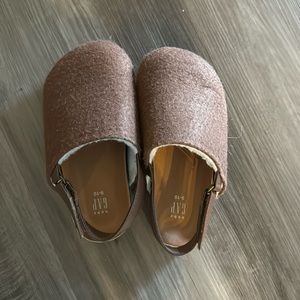 Gap kids clogs